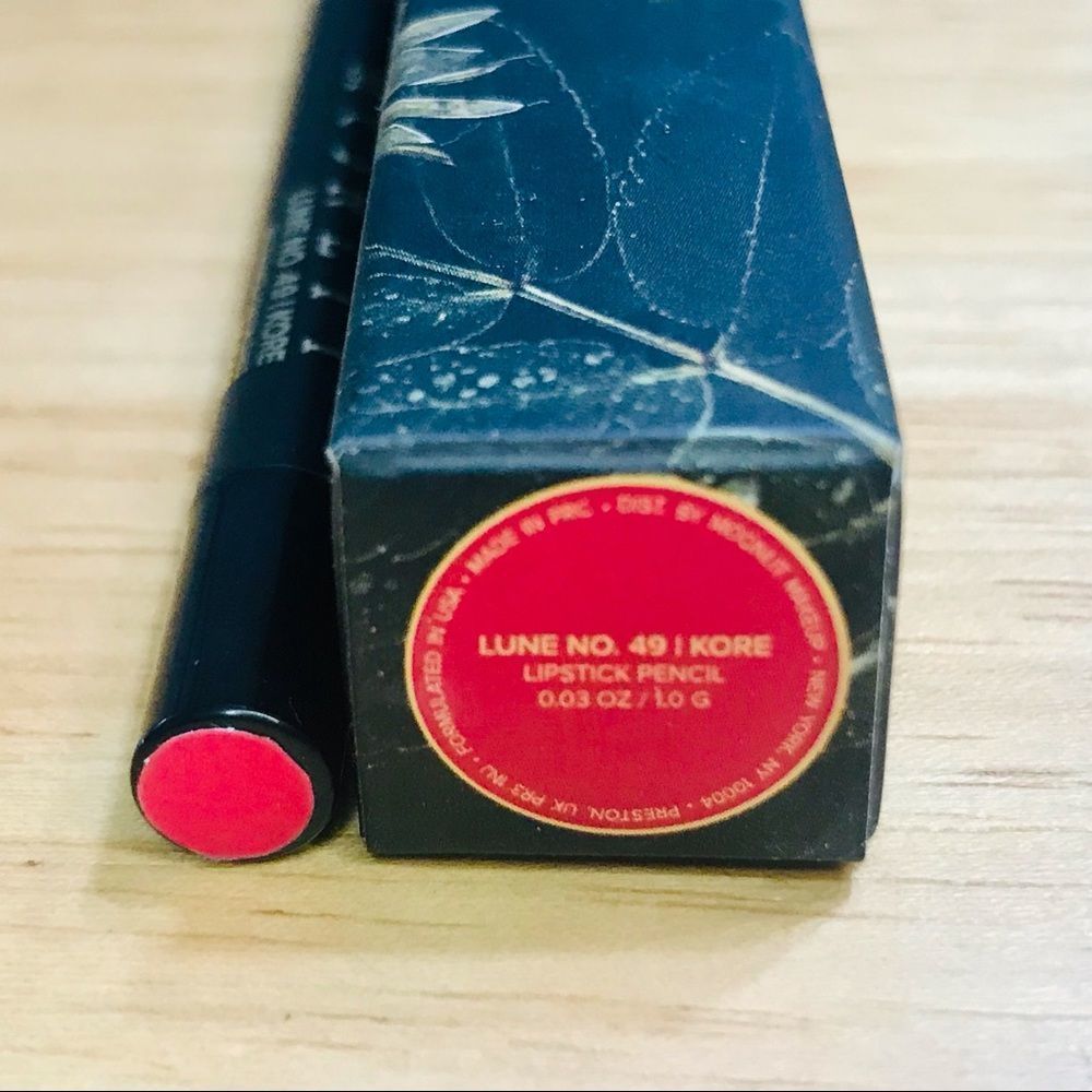 Moonlit Makeup Lipstick Pencil - Picture 2 of 3